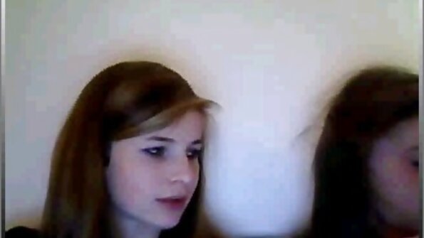 Čudovito dekle z naravnimi joški je na prostem zajebal kolega