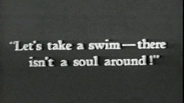 Angel Emily prosi Mikea Angela, naj ji počepi v rit in ta ne more zavrniti