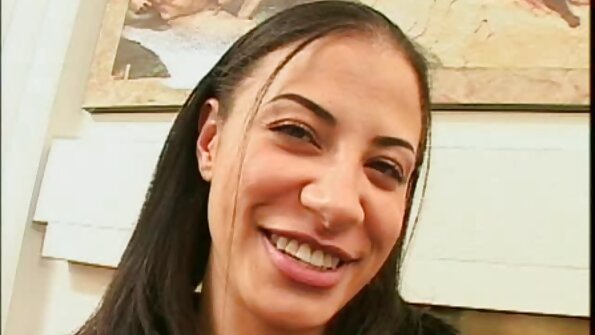 Blondinka z dlakavo muco cucka v njen seksi obraz