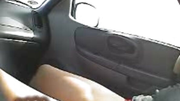 Piščanec, ki vzame kurac v svojo rit, jaha kot kavbojka