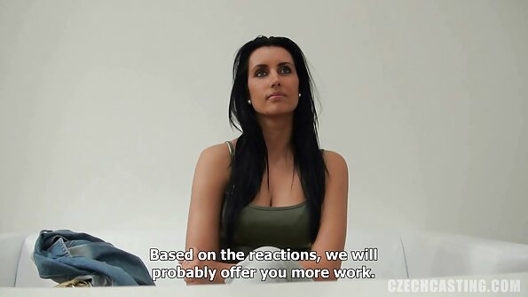 Vroča mikserka z lippy muco se močno zajebava