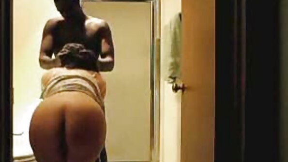 Amia Miley je fitnes kurba, ki se prekleta v telovadnici