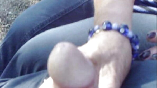 Angela White in njene velike naravne joške poskakujejo v jebenem videu