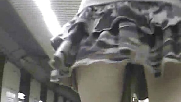 Prasica s seksi rit je polna energije