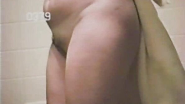 Ljubka blondinka s srčkano rit je stoka v vročem filmu