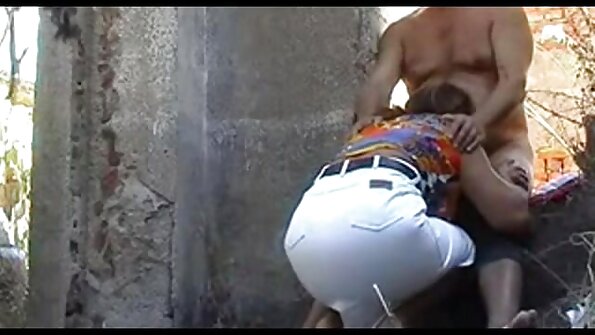 Neverjeten lezbični seks z nekaj prvovrstnimi porno damami